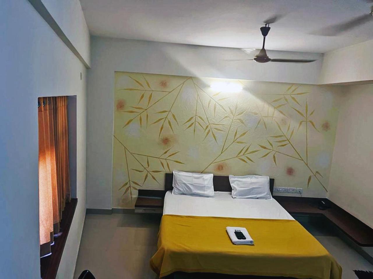 Hotel Radha Pangala Exterior foto
